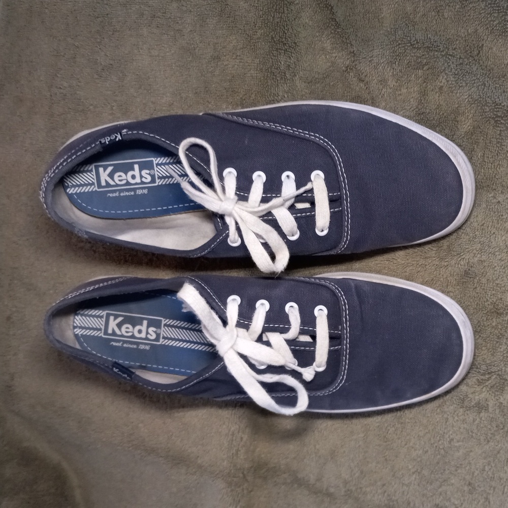 Vintage Keds navy blue sneakers, sz 10